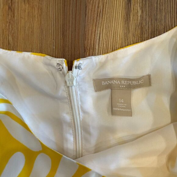 Banana Republic Yellow Floral Dress Belted Fit & Flare Size 14 - Picture 3 of 10